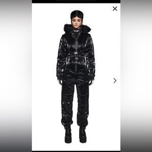NWOT women’s black onesie snowsuit womens small medium